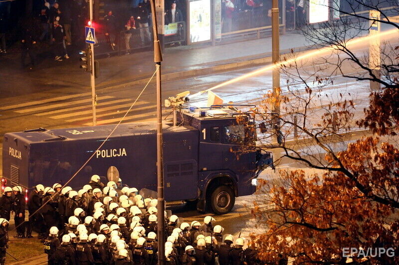 Празднование Дня Независимости Польши завершилось беспорядками. Фоторепортаж