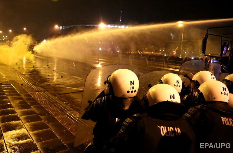 Празднование Дня Независимости Польши завершилось беспорядками. Фоторепортаж