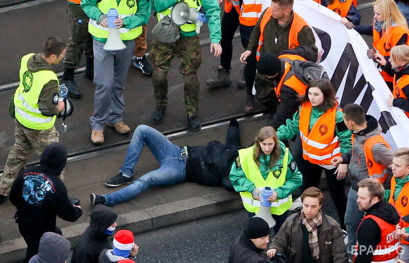 Празднование Дня Независимости Польши завершилось беспорядками. Фоторепортаж
