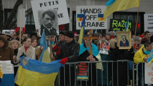 В Нью-Йорке протестовали против вторжения России в Крым. Фоторепортаж