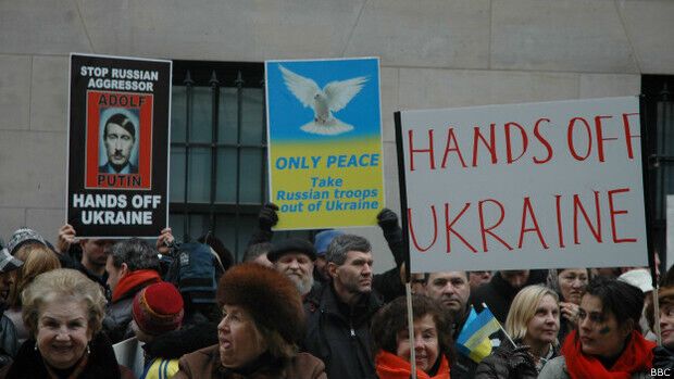 В Нью-Йорке протестовали против вторжения России в Крым. Фоторепортаж