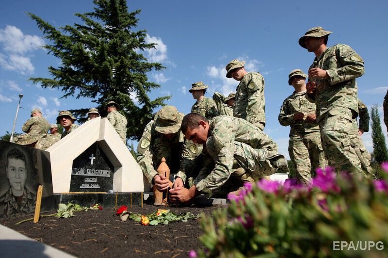 В Грузии почтили память погибших в войне с Россией. Фоторепортаж