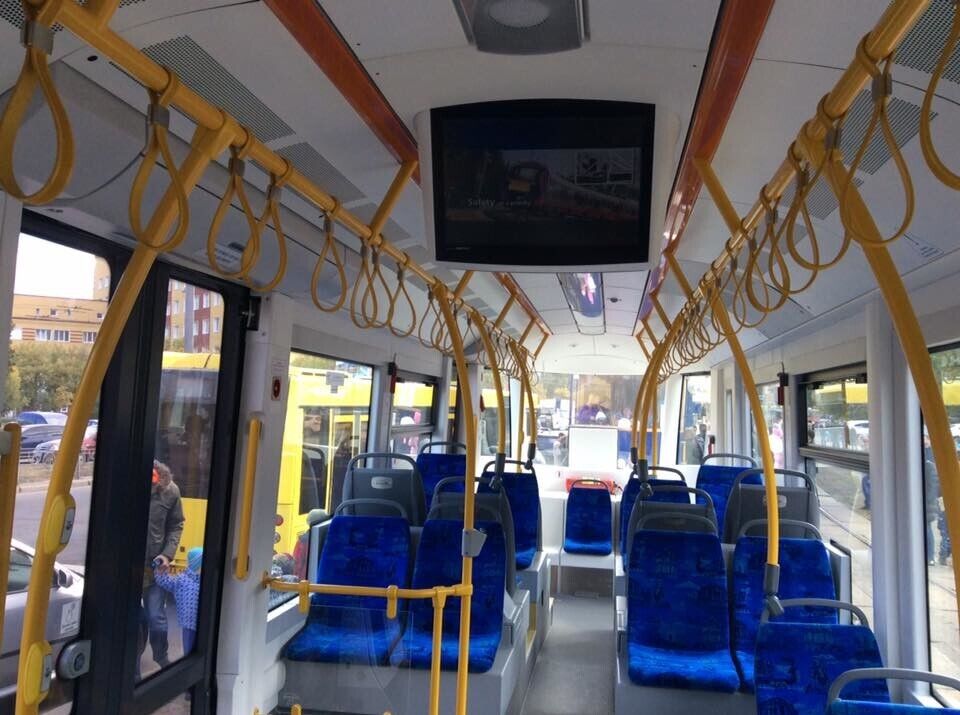 В Киеве появился новый польский трамвай с Wi-Fi, концидионером и большими экранами. Фоторепортаж