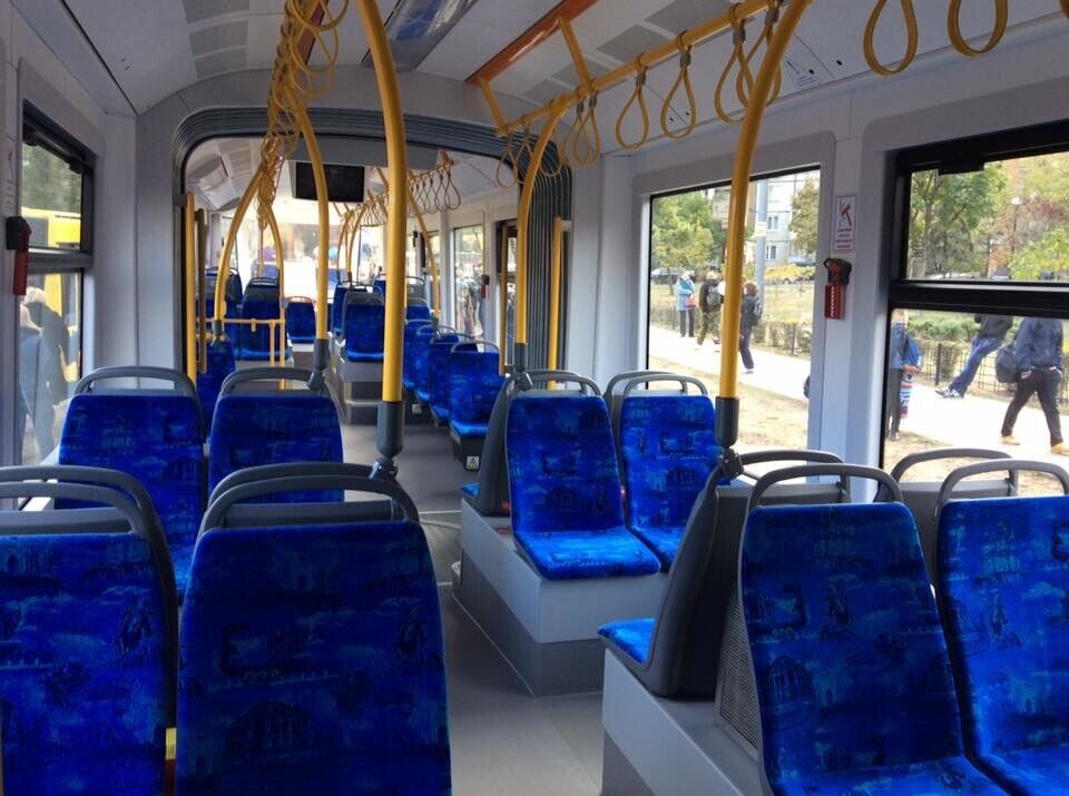 В Киеве появился новый польский трамвай с Wi-Fi, концидионером и большими экранами. Фоторепортаж