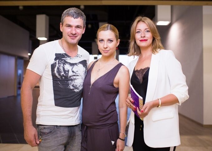 Арсен Мирзоян, беременная Тоня Матвиенко и Елена Кравец. Фото: dusia.telekritika.ua