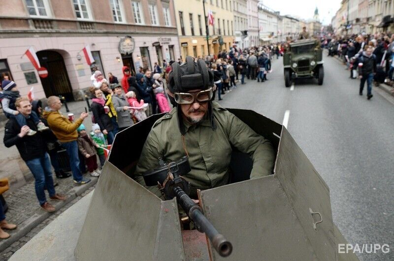 В Варшаве проходит марш по случаю Дня Независимости Польши. Фоторепортаж