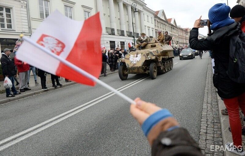 В Варшаве проходит марш по случаю Дня Независимости Польши. Фоторепортаж
