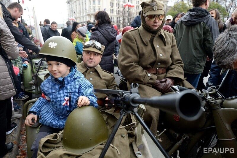 В Варшаве проходит марш по случаю Дня Независимости Польши. Фоторепортаж