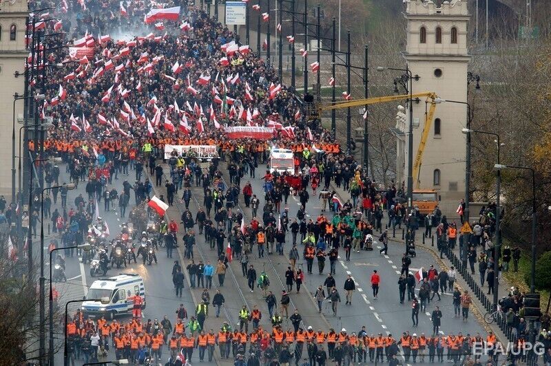 В Варшаве проходит марш по случаю Дня Независимости Польши. Фоторепортаж