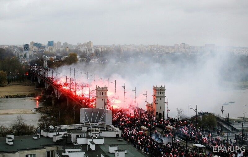 В Варшаве проходит марш по случаю Дня Независимости Польши. Фоторепортаж