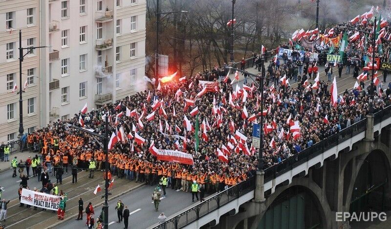 В Варшаве проходит марш по случаю Дня Независимости Польши. Фоторепортаж
