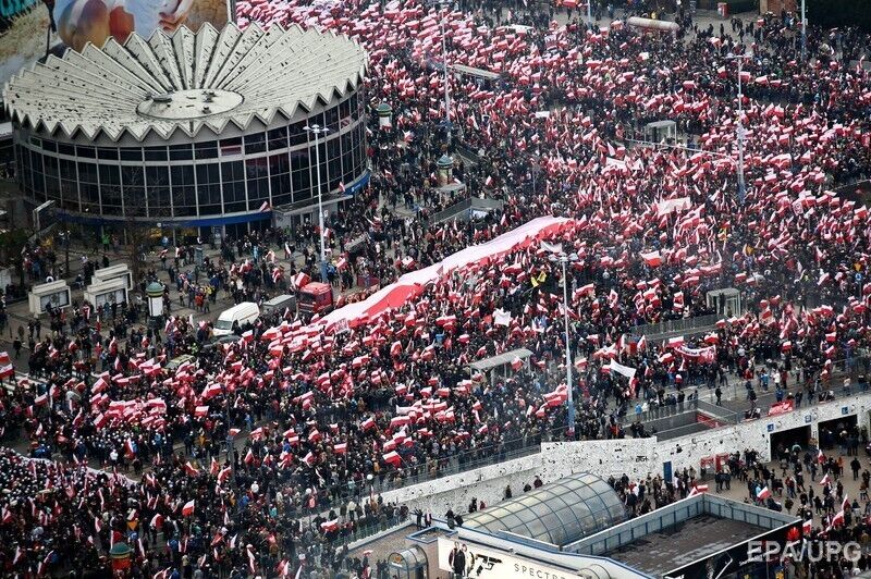 В Варшаве проходит марш по случаю Дня Независимости Польши. Фоторепортаж
