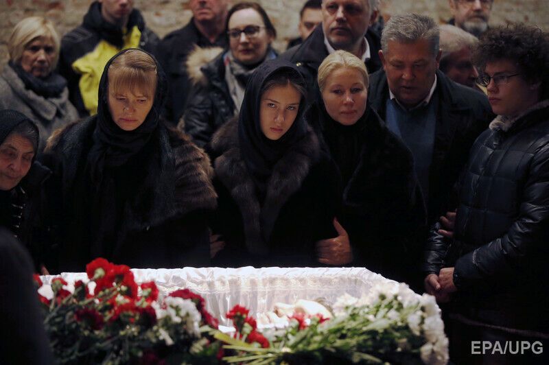 Дочь Дина (в центре) и сын Антон (справа)