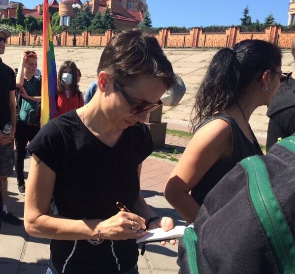 Оболонскую набережную перекрывают в связи с ''Маршем равенства''. Фоторепортаж