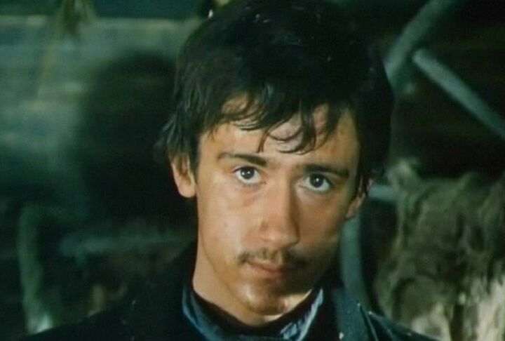 Балаян: Меньшиков не напоминает,&nbsp;но я был первым,&nbsp;кто с ним работал.&nbsp;&nbsp;Фото: Скриншот кадра из фильма ''Жду и надеюсь'' /&nbsp;http://kadr.filma-online.com