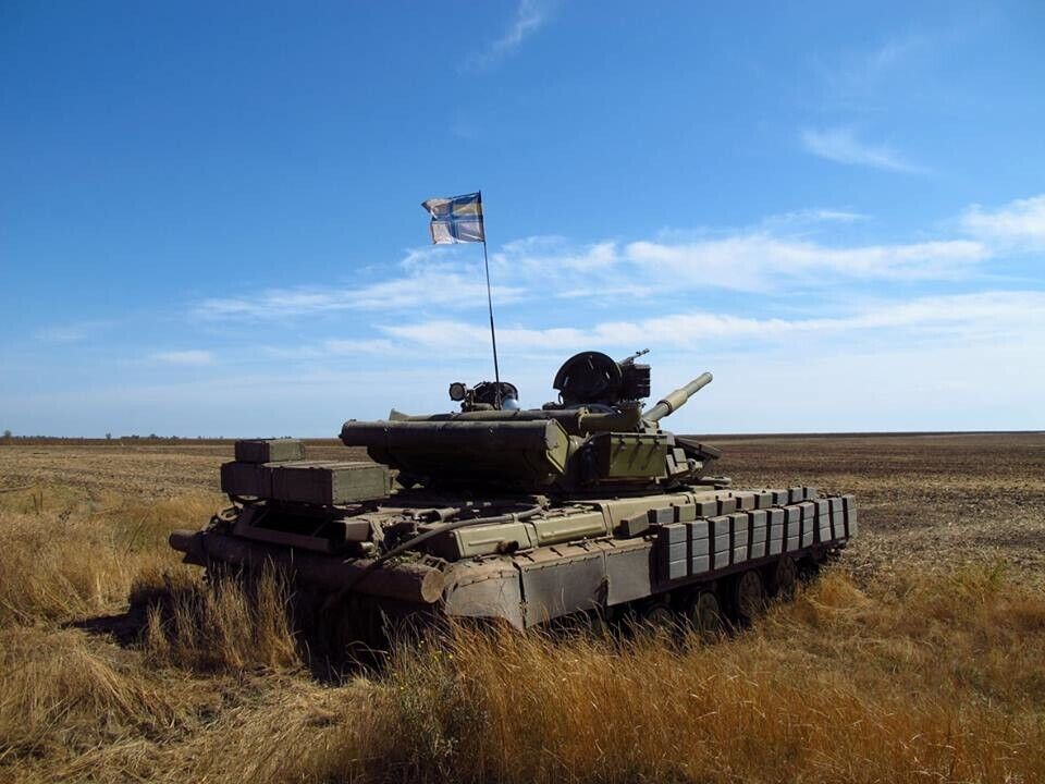 Украинские танкисты под Мариуполем проходят интенсивную боевую подготовку. Фоторепортаж