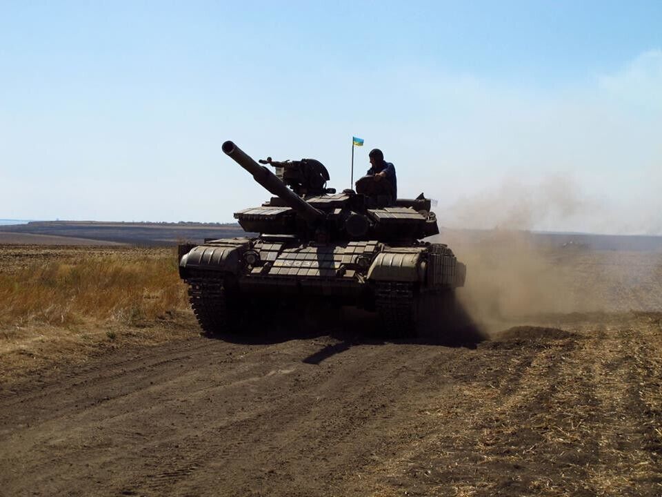 Украинские танкисты под Мариуполем проходят интенсивную боевую подготовку. Фоторепортаж