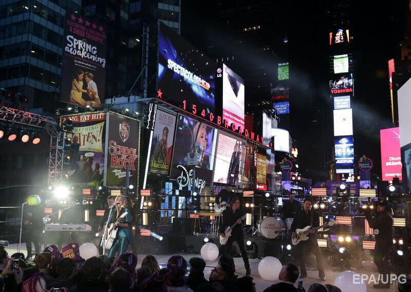 Более миллиона человек встретили Новый год на Таймс-сквер в Нью-Йорке. Фоторепортаж