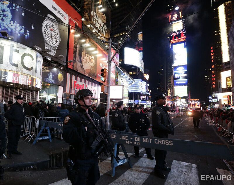 Более миллиона человек встретили Новый год на Таймс-сквер в Нью-Йорке. Фоторепортаж