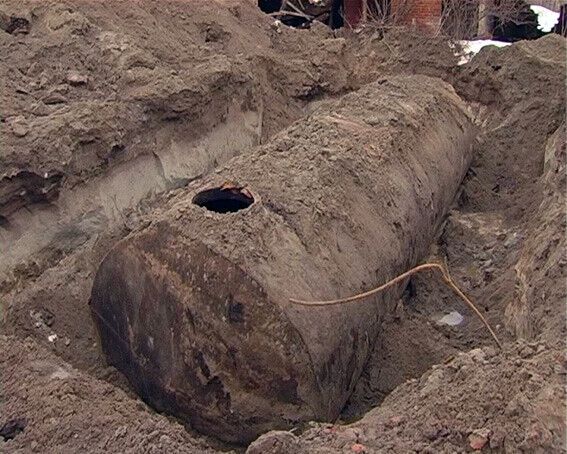 В Сумской области полиция обнаружила нелегальную нефтебазу