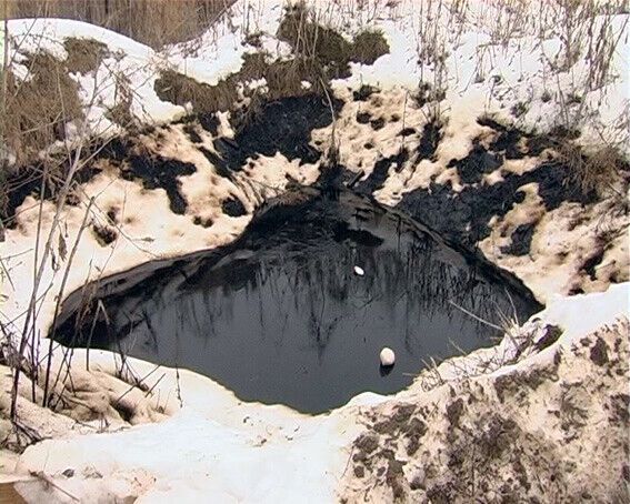 В Сумской области полиция обнаружила нелегальную нефтебазу