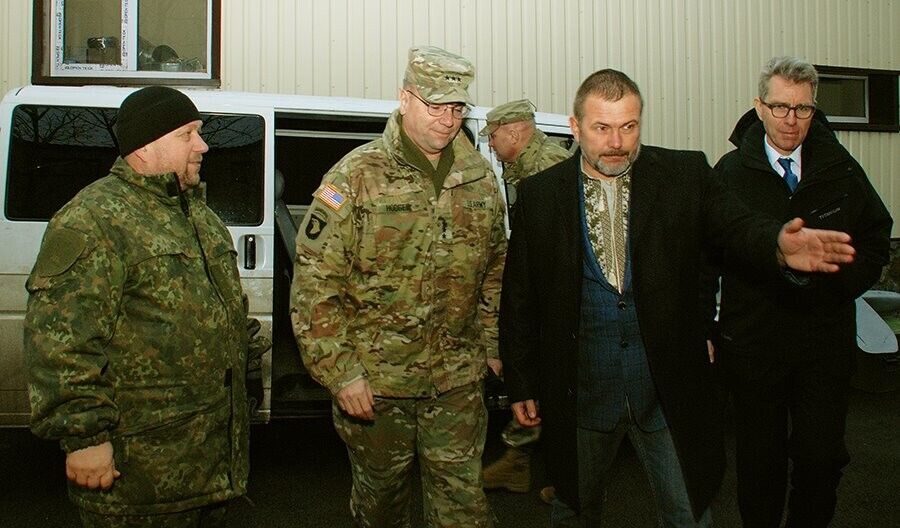 Командующий армией США в Европе и посол США в Украине посетили полк ''Днепр-1''. Фоторепортаж