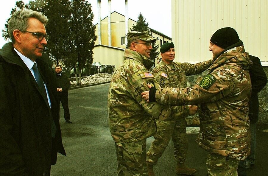 Командующий армией США в Европе и посол США в Украине посетили полк ''Днепр-1''. Фоторепортаж