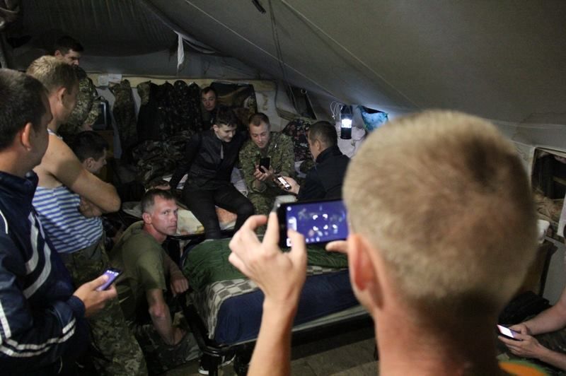 Савченко побывала в зоне АТО. Фоторепортаж