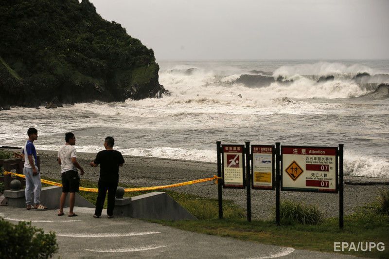 Тайвань готовится к мощному тайфуну. Фоторепортаж