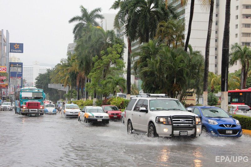 В Мексике жертвами шторма ''Эрл'' стали 39 человек. Фоторепортаж