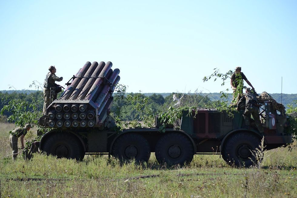 Украинские артиллеристы в зоне АТО тренировались управлять реактивными системами залпового огня. Фоторепортаж