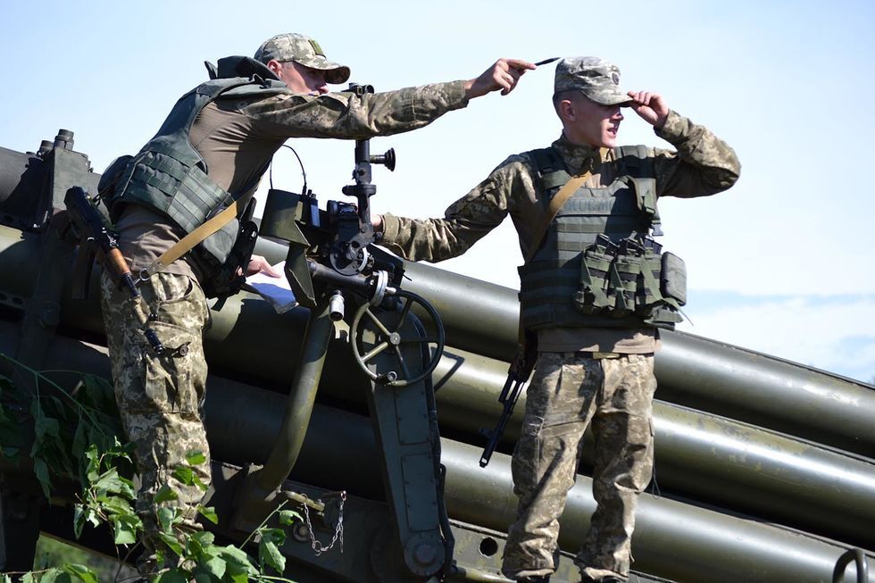 Украинские артиллеристы в зоне АТО тренировались управлять реактивными системами залпового огня. Фоторепортаж