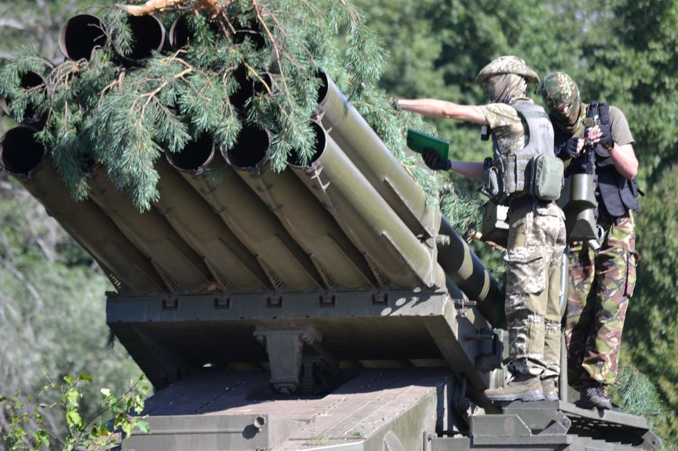Украинские артиллеристы в зоне АТО тренировались управлять реактивными системами залпового огня. Фоторепортаж