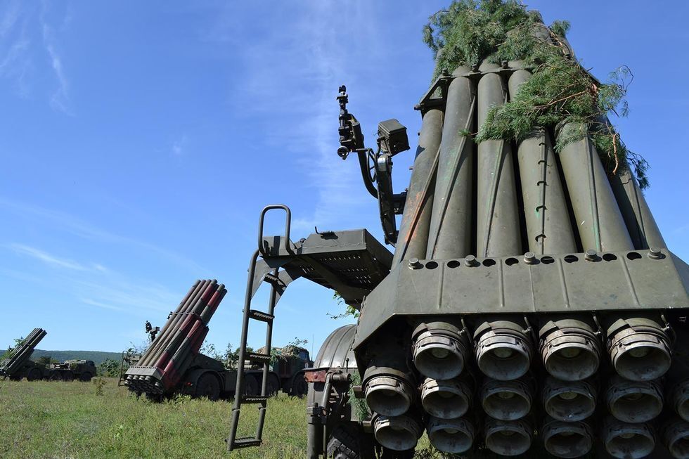 Украинские артиллеристы в зоне АТО тренировались управлять реактивными системами залпового огня. Фоторепортаж