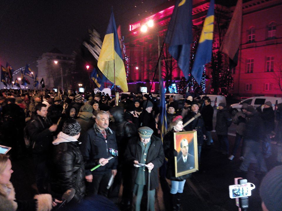 В Киеве националисты провели факельное шествие в честь дня рождения Бандеры. Фоторепортаж