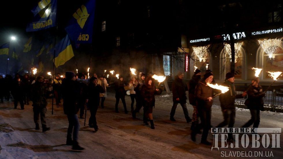 В Донецкой области состоялось факельное шествие в честь Бандеры. Фоторепортаж