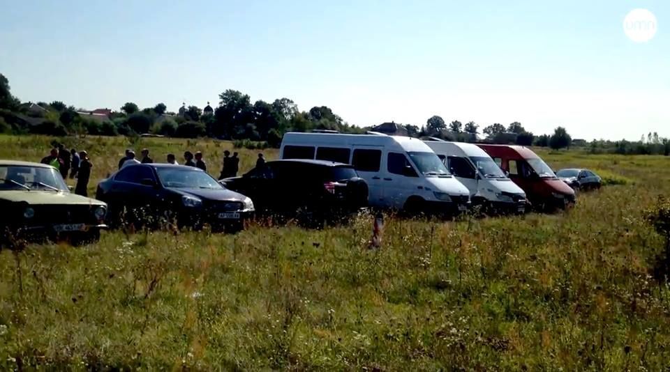 Біля пункту пропуску ''Краковець'' прибічники Саакашвілі облаштовують наметове містечко. Фоторепортаж
