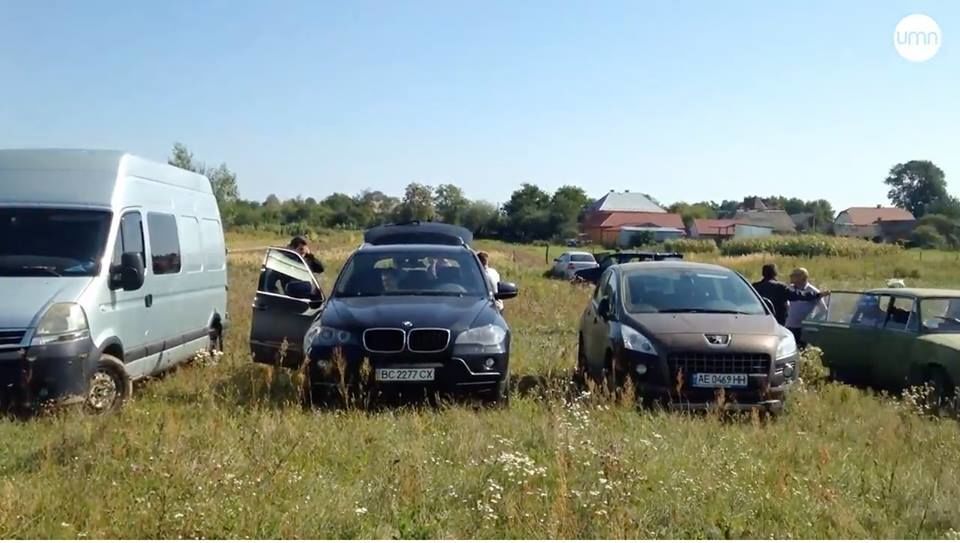 Біля пункту пропуску ''Краковець'' прибічники Саакашвілі облаштовують наметове містечко. Фоторепортаж