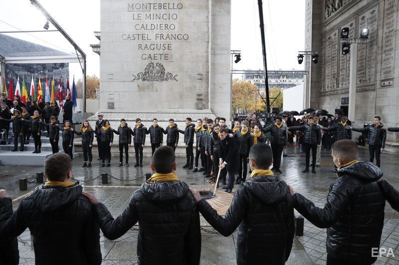В Париже на годовщину завершения Первой мировой войны собрались лидеры стран мира. Фоторепортаж
