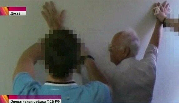 Солошенко: Все было четко срежиссировано по правилам детективного жанра. В офис Колегова зашли люди в камуфляже с оружием: ''Всем оставаться на местах, ФСБ. Лицом к стене''.&nbsp;Скриншот: kremen.today