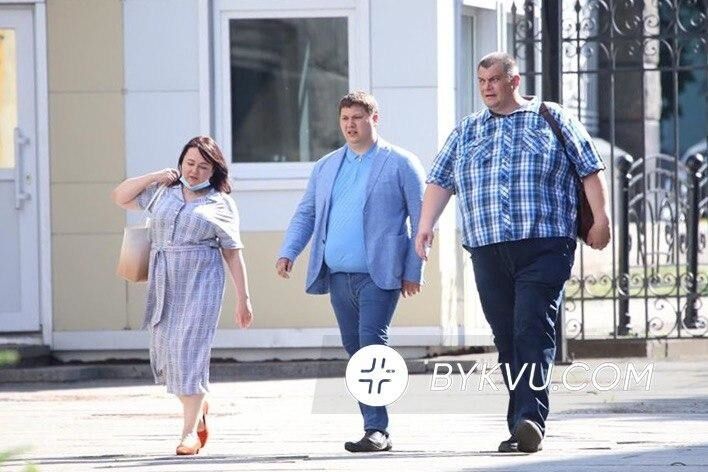 Криворучкіна, Медяник і Корявченков ідуть на зустріч до президента, 6 липня 2020 року. Фото: bykvu.com