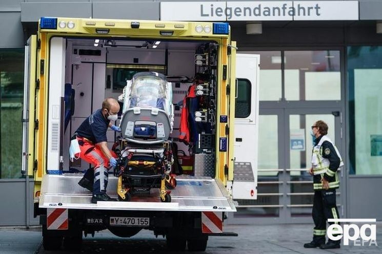 После отравления Навального транспортировали в Германию. Фото: EPA