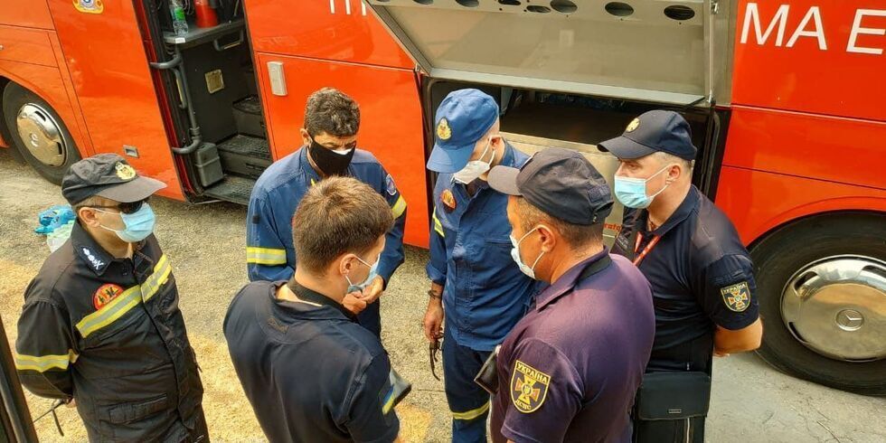 Украинский отряд спасателей ликвидировал один из пожаров в Греции. Фоторепортаж