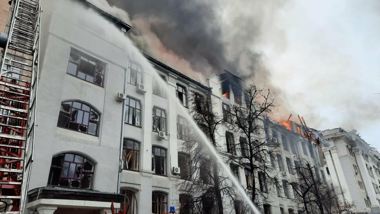 Наслідки удару по Харкову 2 березня. Фото: ДСНС України / Facebook