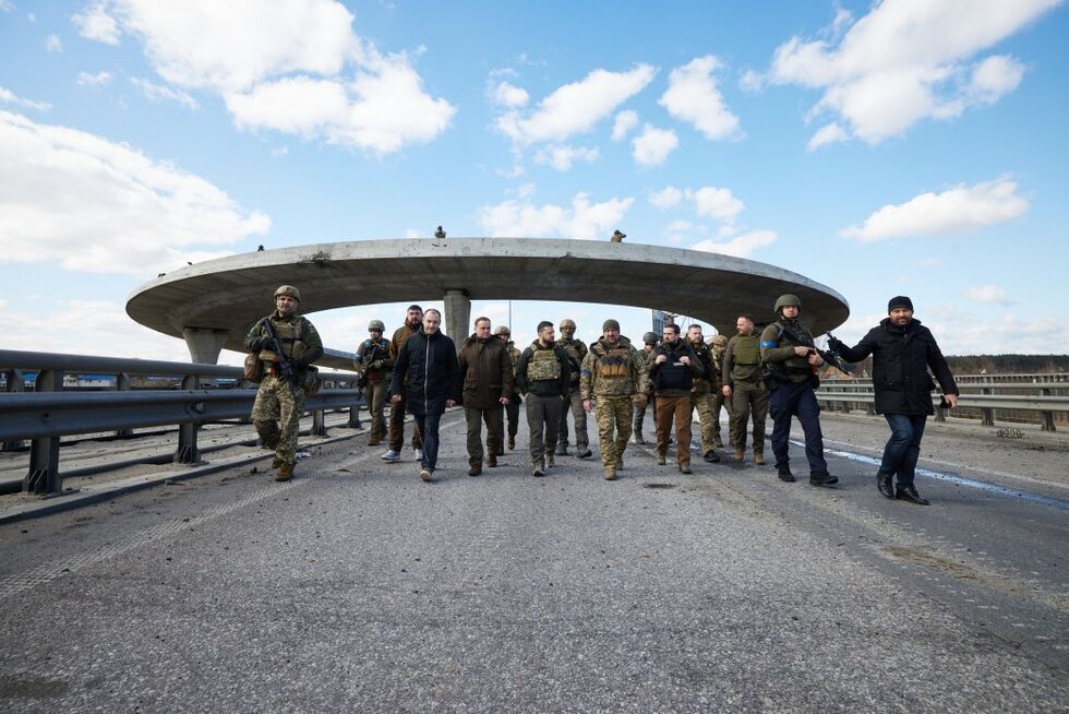 Зеленский посетил освобожденную от российских оккупантов Бучу. Фоторепортаж