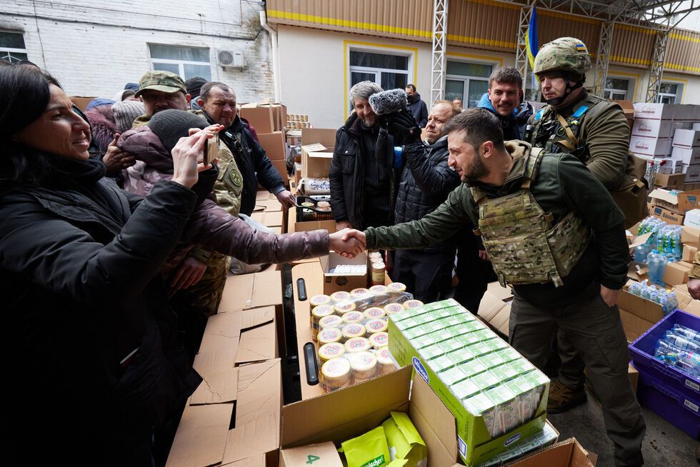 Зеленский посетил освобожденную от российских оккупантов Бучу. Фоторепортаж