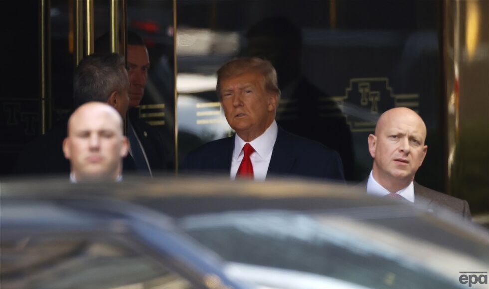 Трамп стал первым президентом США, которому предъявили уголовное обвинение. Фоторепортаж