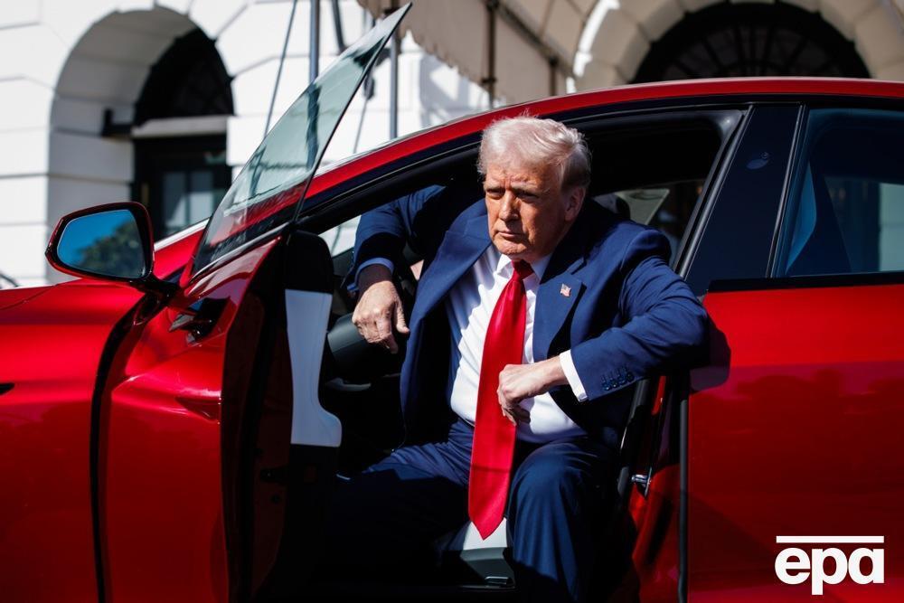 От гения и звезды до сумасшедшего – семь месяцев. Хронология ссоры Трампа с самым богатым человеком мира