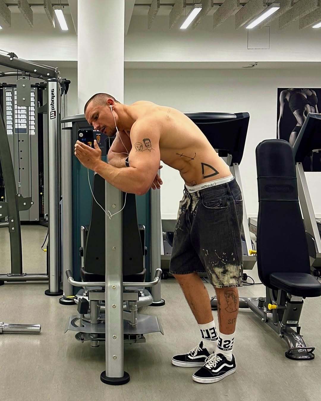 П'ять найгарячіших фото нового ''Холостяка'' Цимбалюка