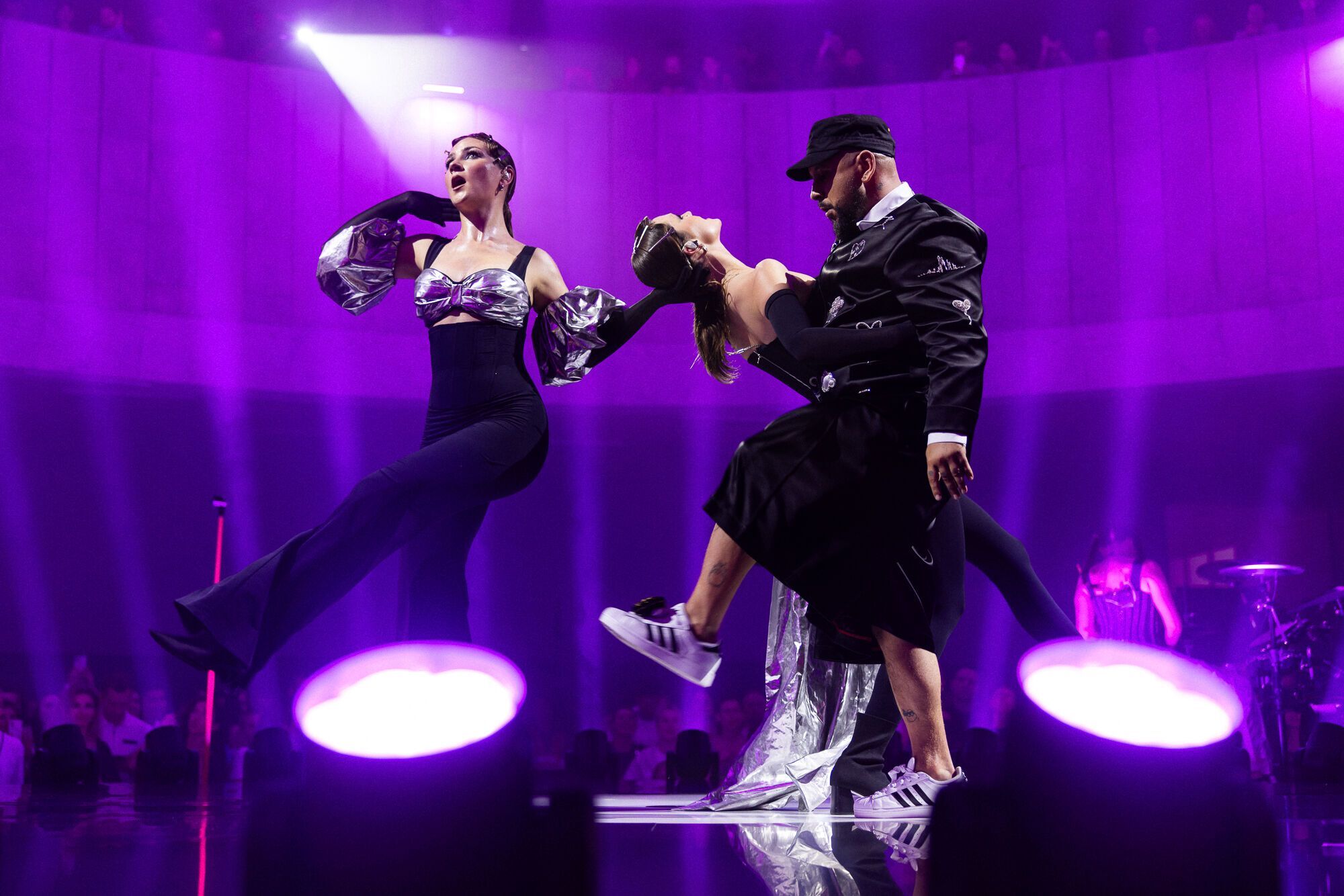 Monatik виступив в Українському домі. 20 найяскравіших фото з концерту